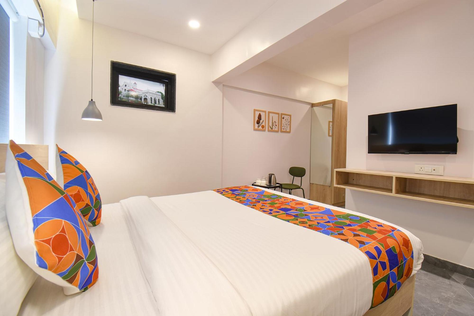 Fabhotel Olive Suite Пуна Экстерьер фото