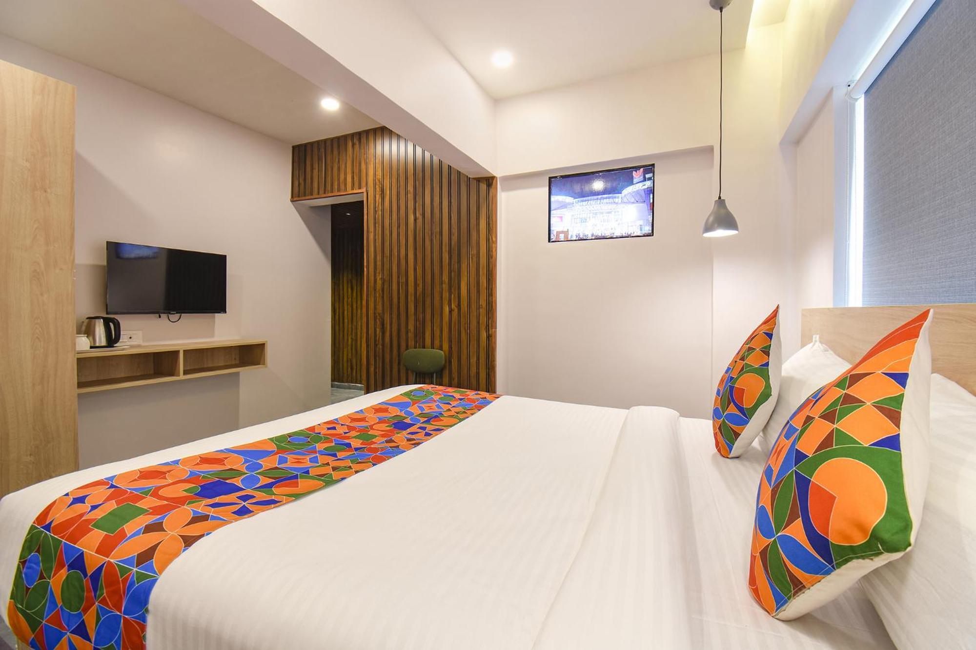 Fabhotel Olive Suite Пуна Экстерьер фото